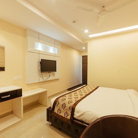 Radical Palace Hotel And Restaurant Lucknow Extérieur photo