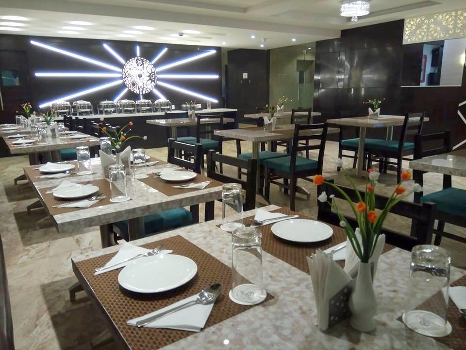 Radical Palace Hotel And Restaurant Lucknow Extérieur photo