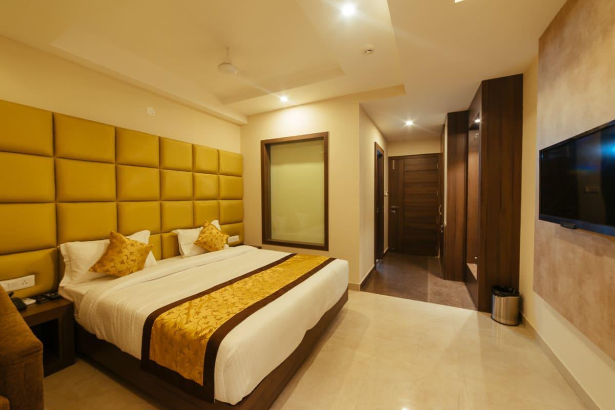 Radical Palace Hotel And Restaurant Lucknow Extérieur photo