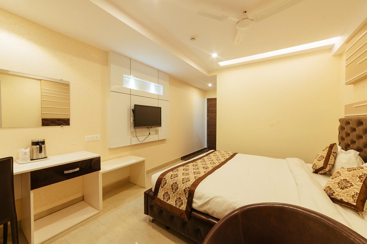 Radical Palace Hotel And Restaurant Lucknow Extérieur photo
