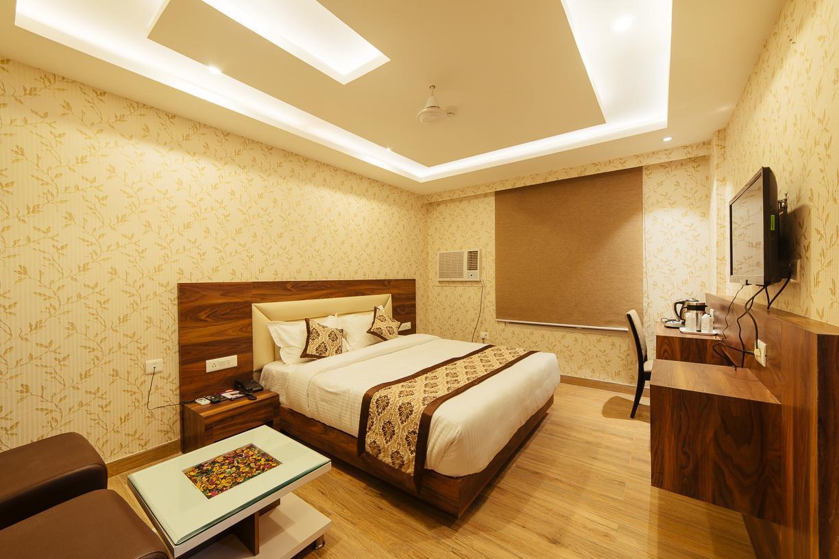 Radical Palace Hotel And Restaurant Lucknow Extérieur photo