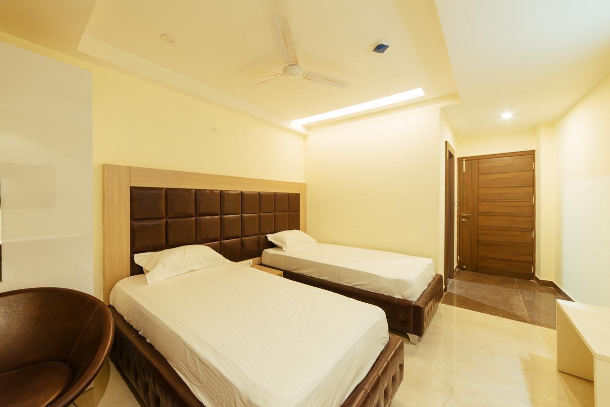 Radical Palace Hotel And Restaurant Lucknow Extérieur photo