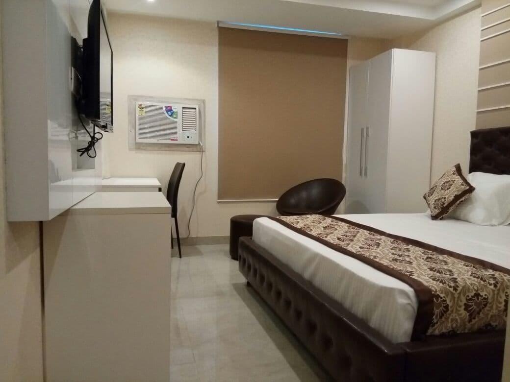 Radical Palace Hotel And Restaurant Lucknow Extérieur photo